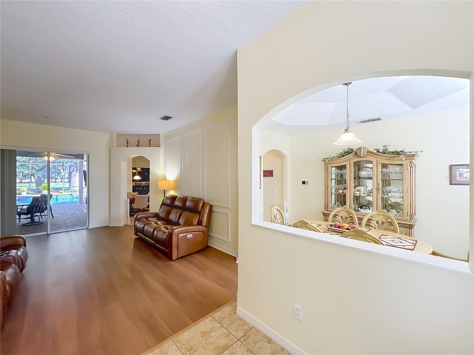 Image 7 of 54 For 10325 Mallard Landings Way