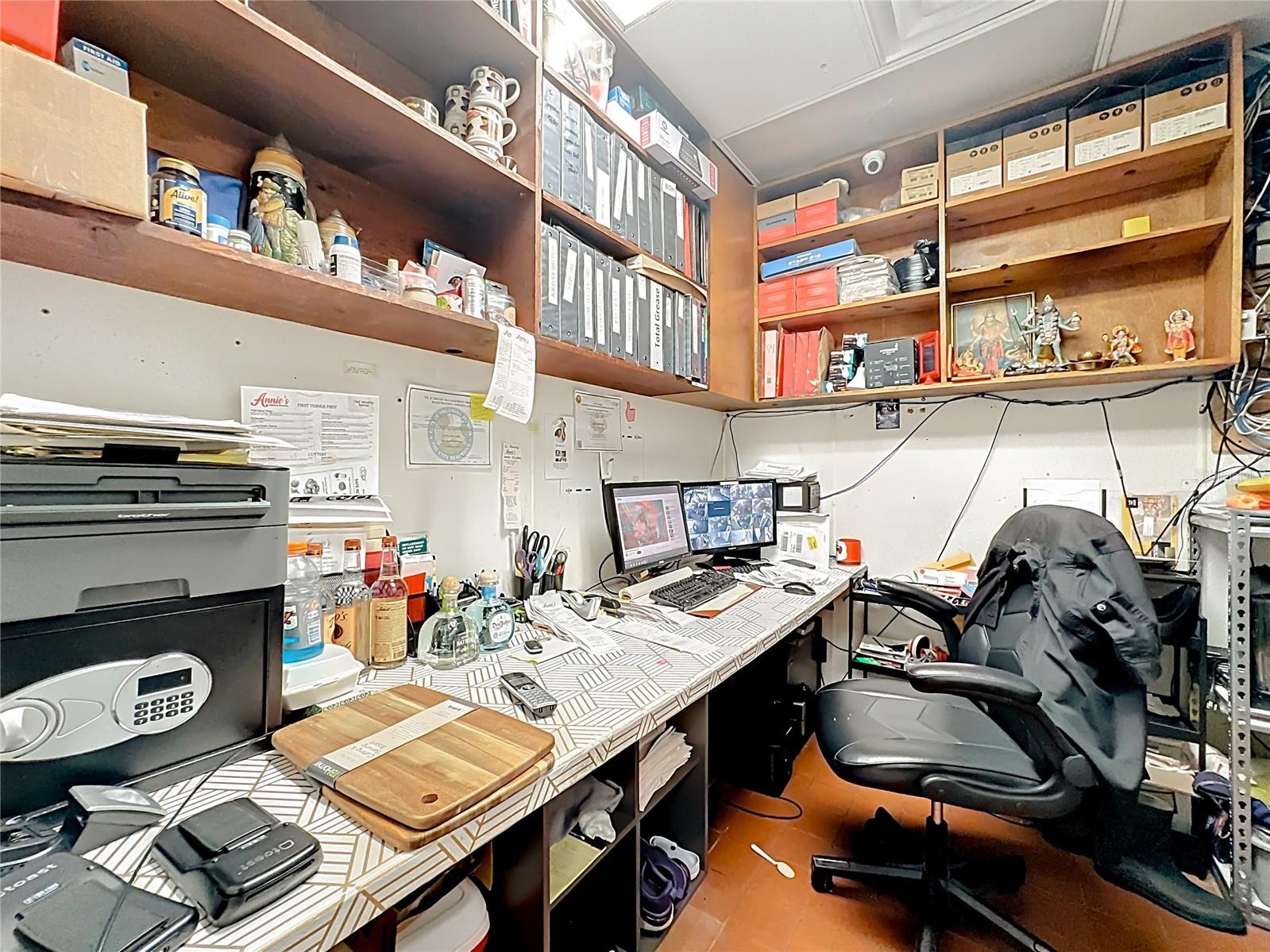 Image 34 of 46 For 6996 Piazza Grande Avenue 100