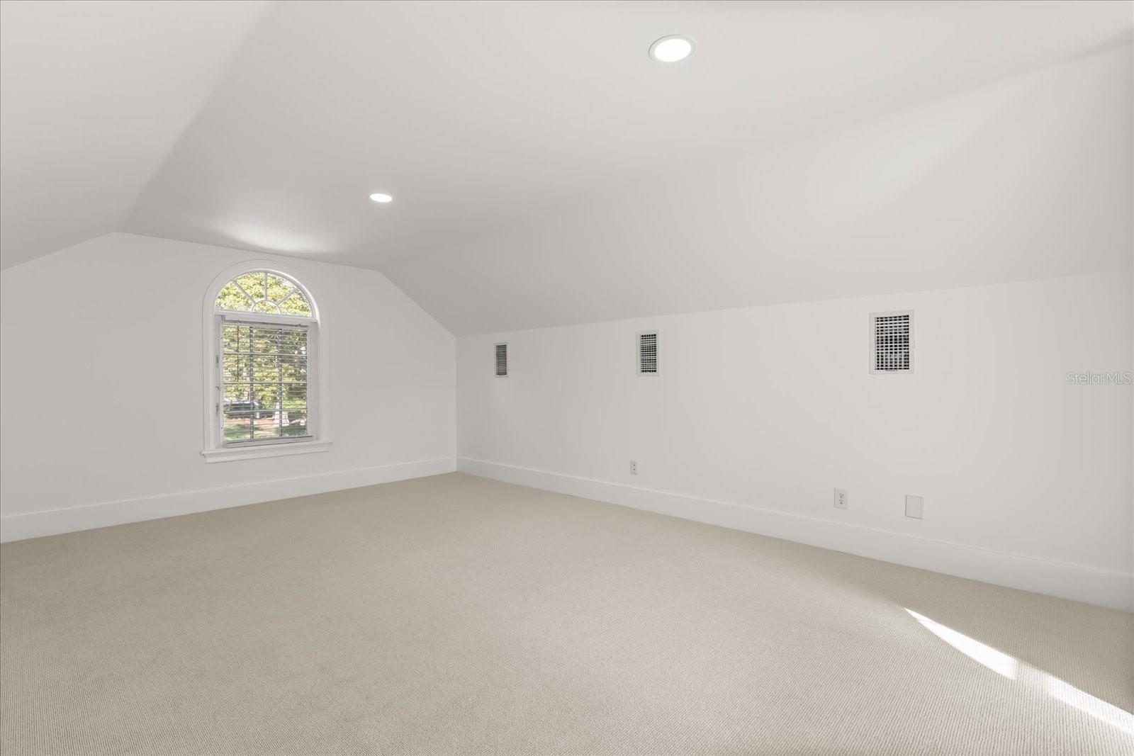 Image 42 of 49 For 948 Poinciana Lane