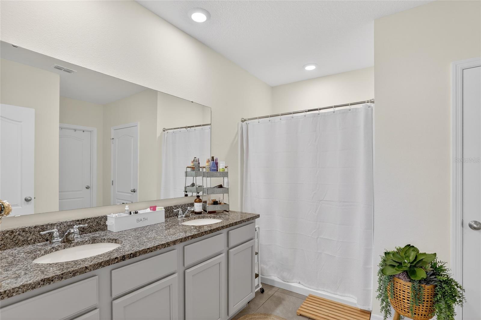 Image 32 of 54 For 5211 Mahogany Drive