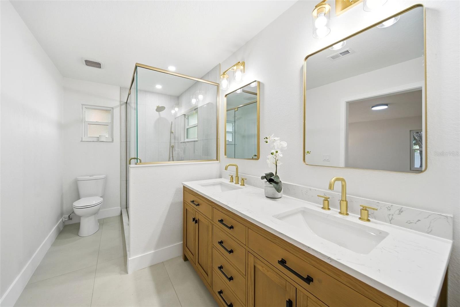 Image 16 of 28 For 1317 Medinah Court