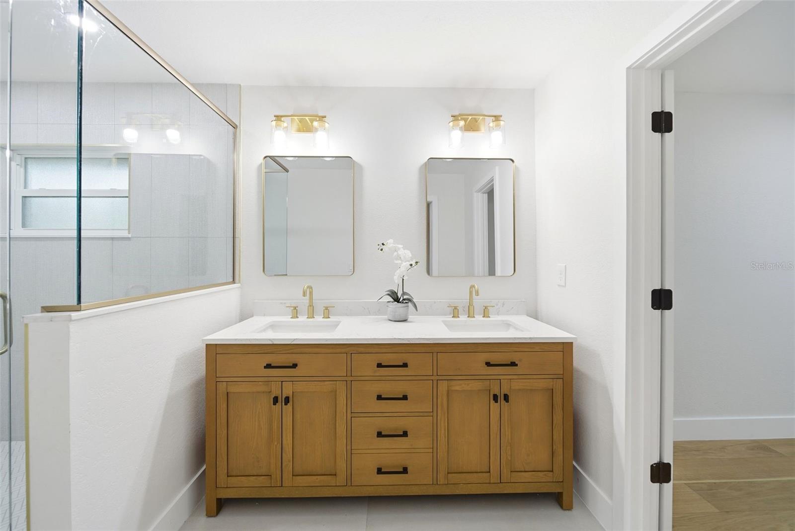 Image 17 of 28 For 1317 Medinah Court