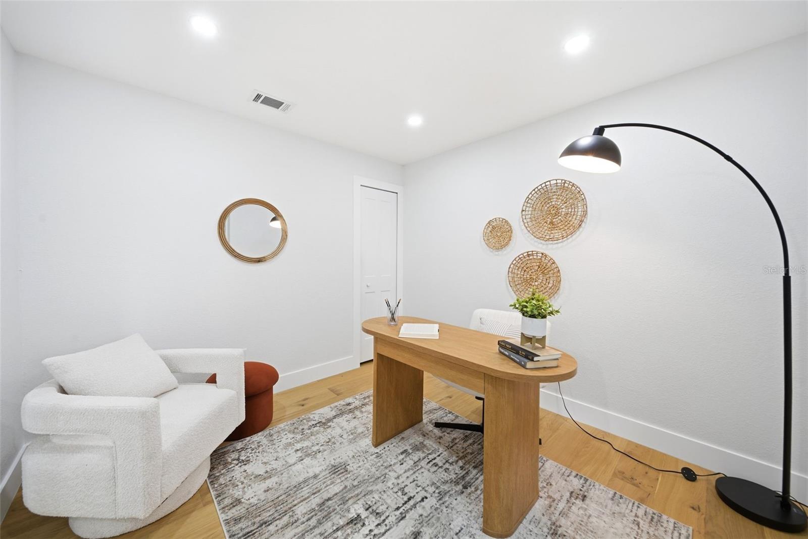 Image 19 of 28 For 1317 Medinah Court