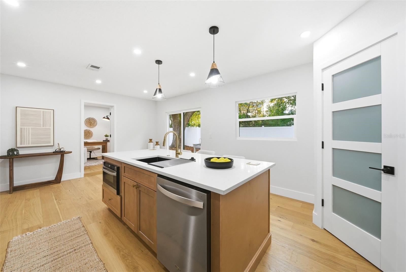 Image 5 of 28 For 1317 Medinah Court