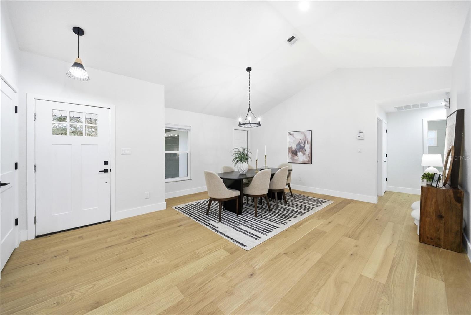 Image 7 of 28 For 1317 Medinah Court