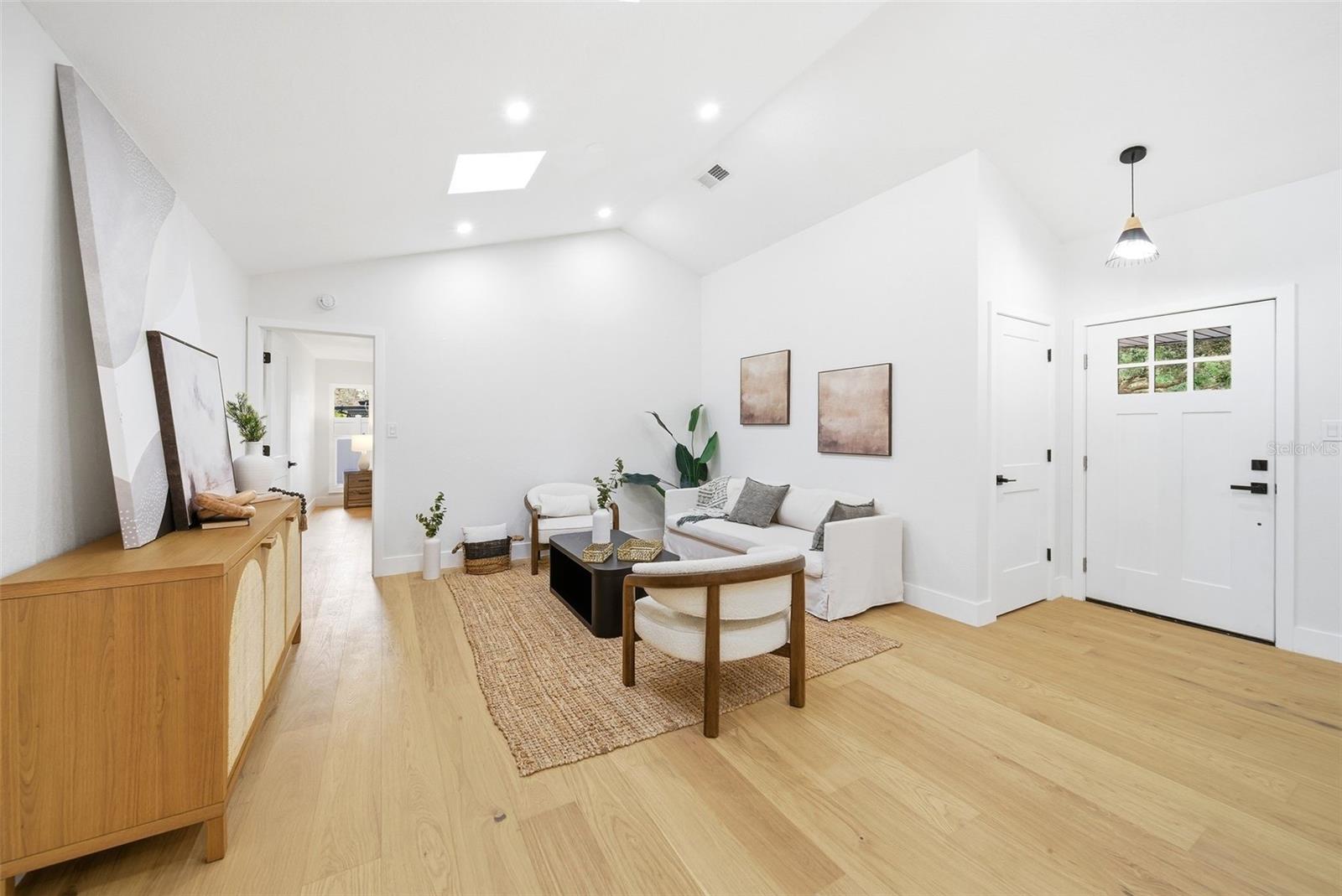 Image 9 of 28 For 1317 Medinah Court