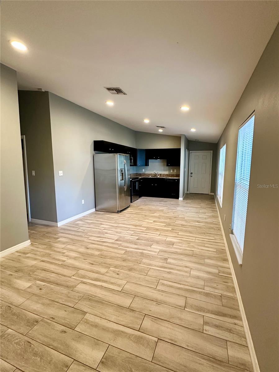 Image 6 of 14 For 912 Grand Street