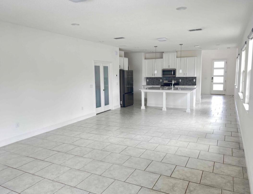 Image 5 of 21 For 3201 Crispin Circle