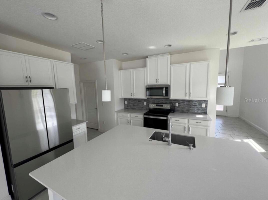 Image 6 of 21 For 3201 Crispin Circle