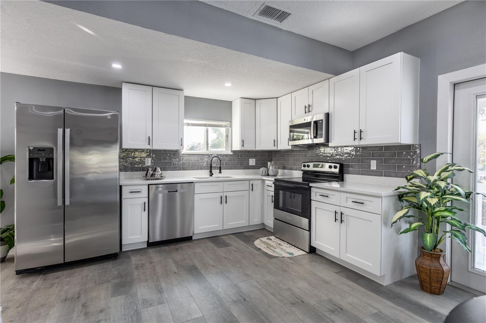 Image 6 of 18 For 1102 Voorhis Avenue