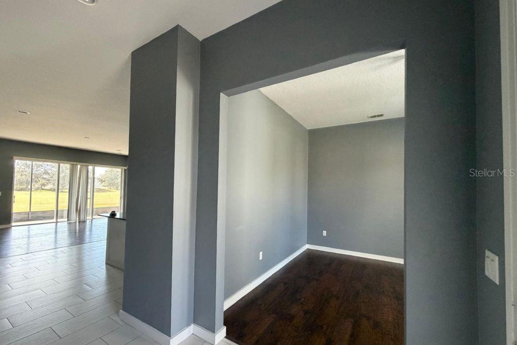 Image 23 of 36 For 2702 Scarborough Court