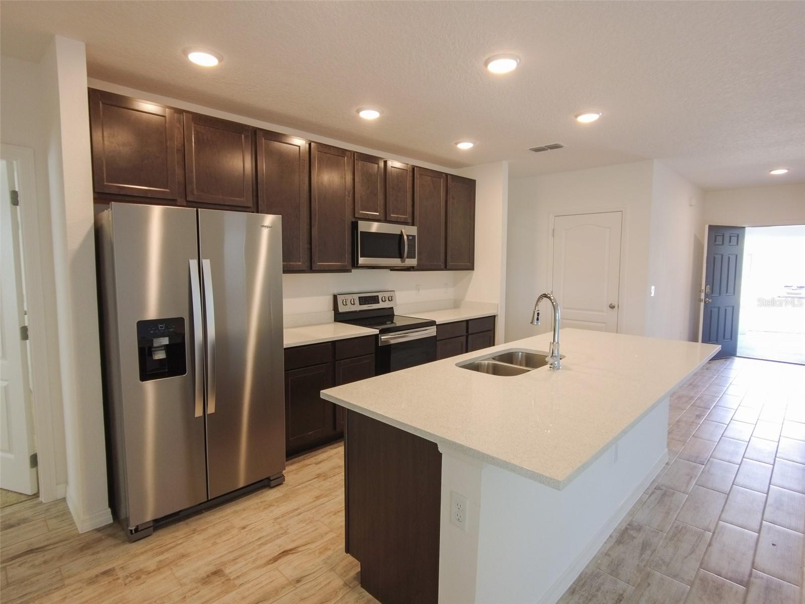 Image 4 of 16 For 423 Taft Drive