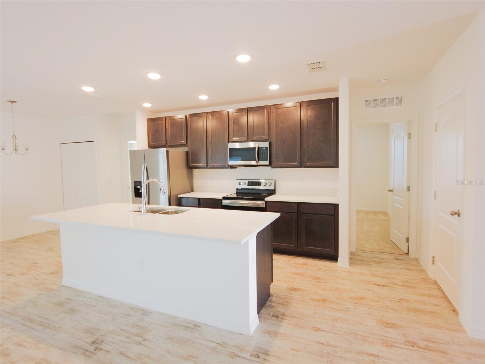 Image 8 of 16 For 423 Taft Drive