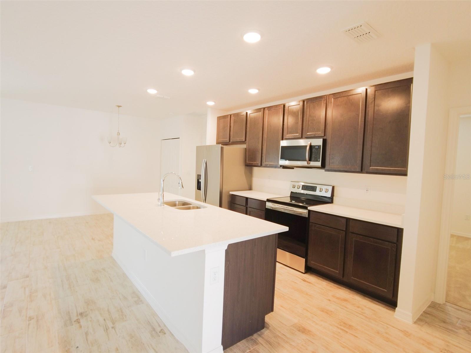 Image 9 of 16 For 423 Taft Drive