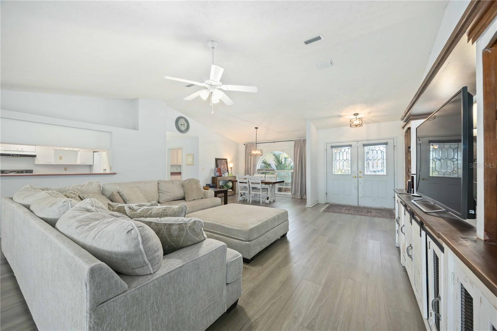 Image 11 of 46 For 2926 Meadowood Lane