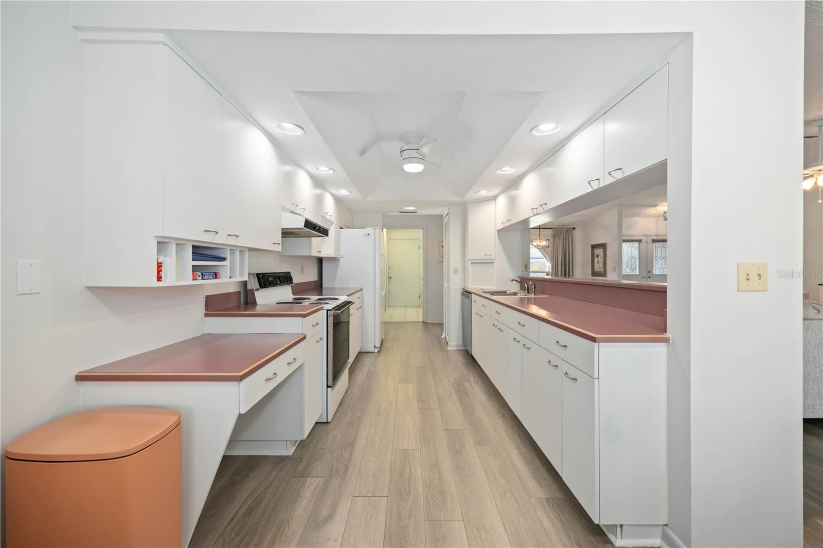 Image 20 of 46 For 2926 Meadowood Lane