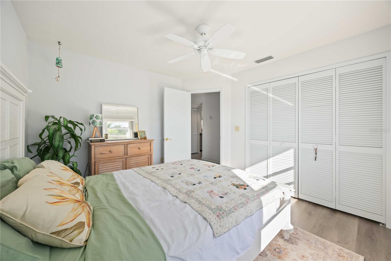 Image 25 of 46 For 2926 Meadowood Lane