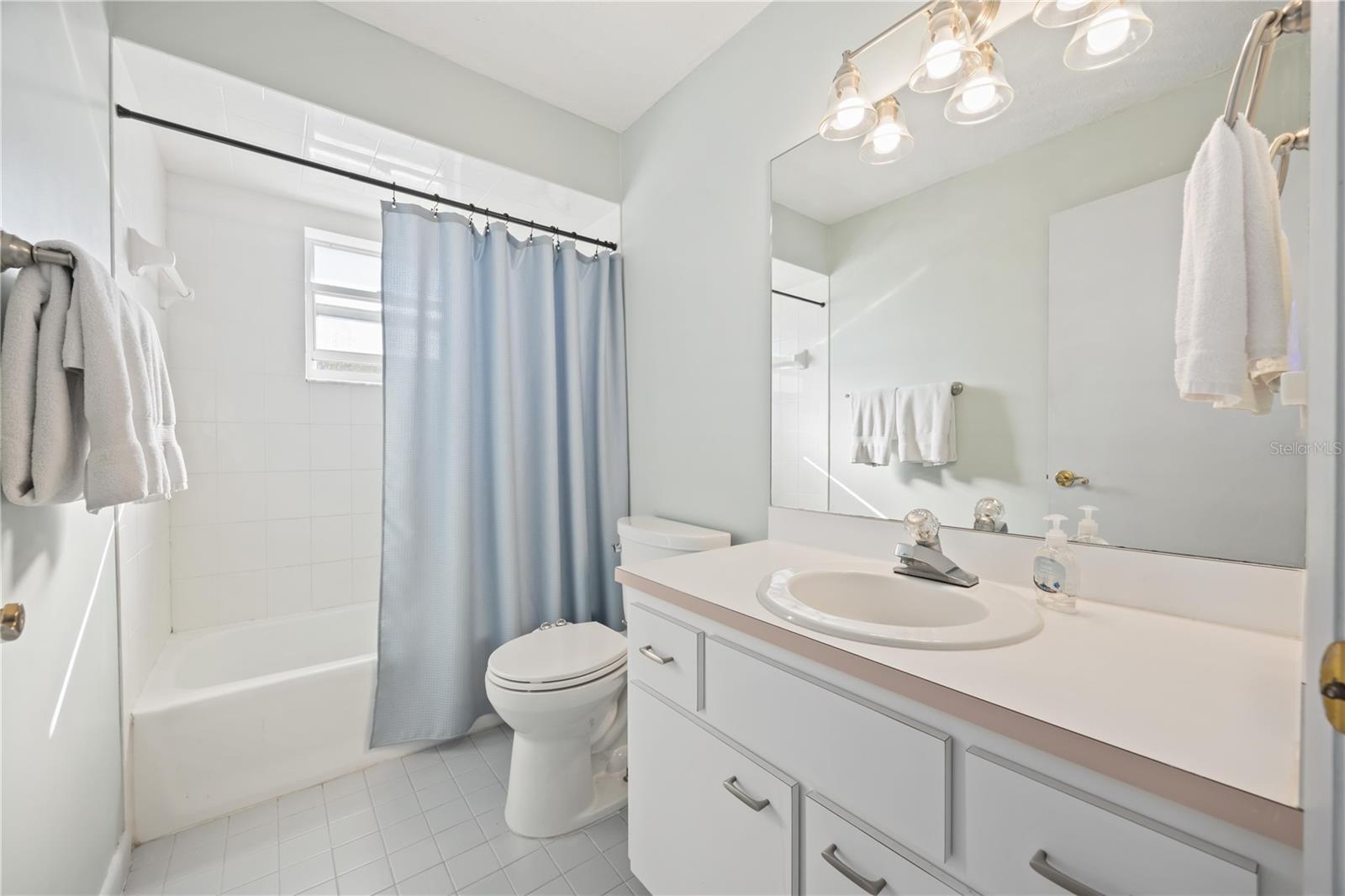 Image 26 of 46 For 2926 Meadowood Lane