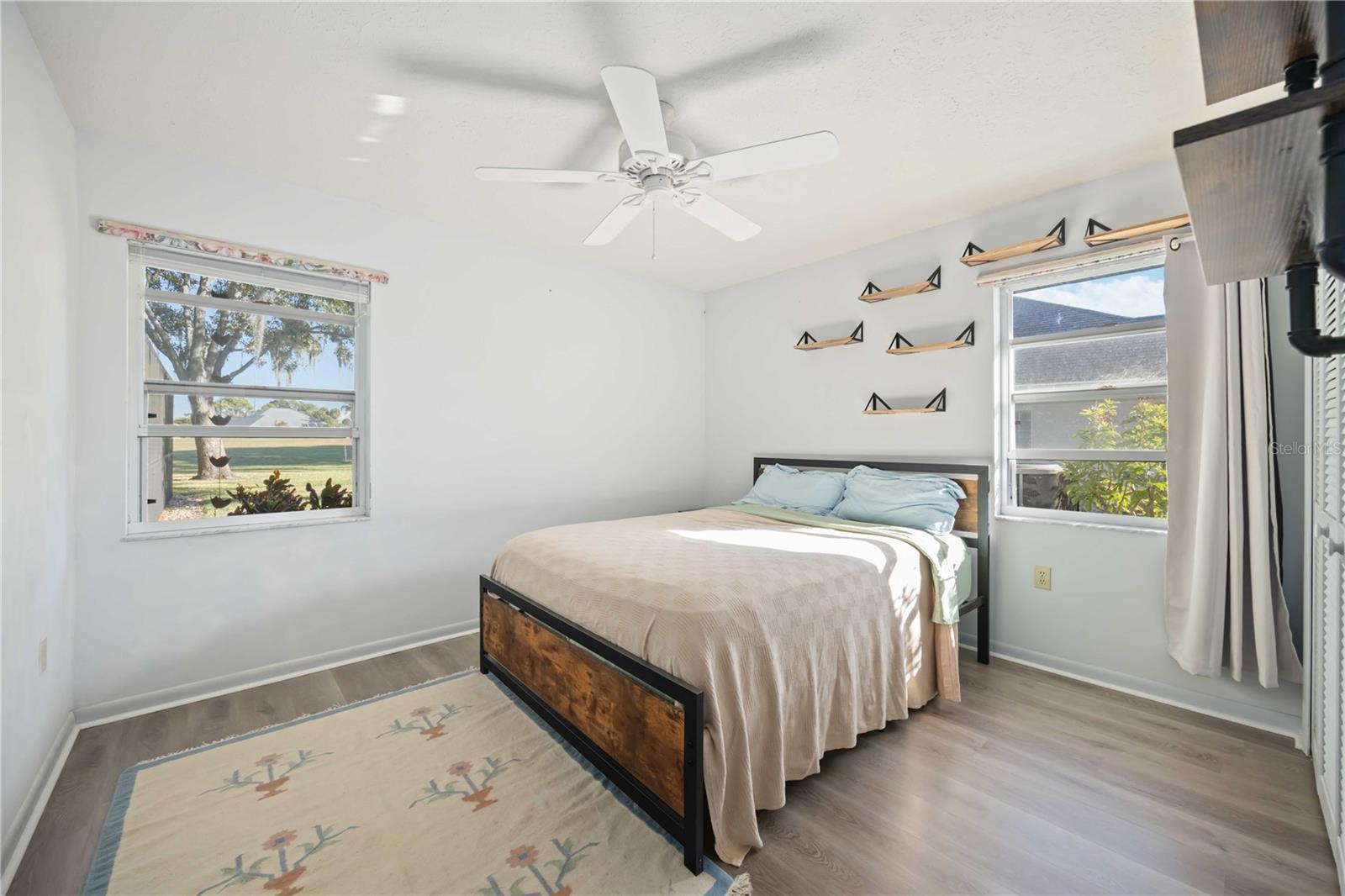 Image 27 of 46 For 2926 Meadowood Lane