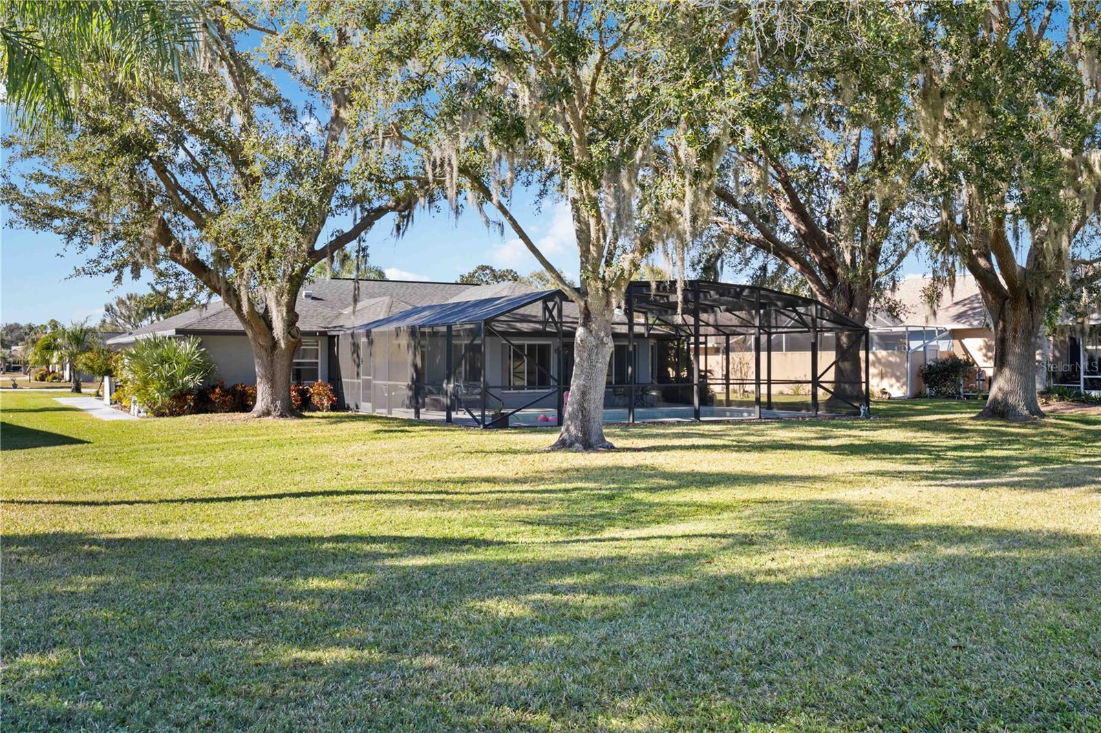 Image 3 of 46 For 2926 Meadowood Lane