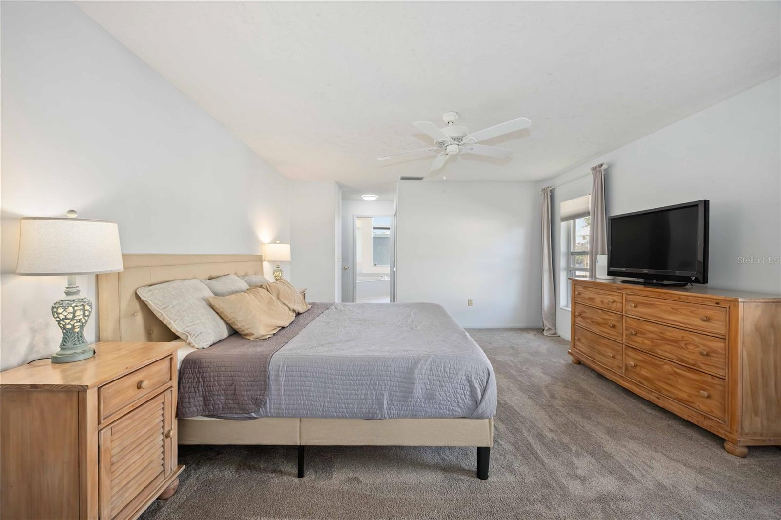 Image 33 of 46 For 2926 Meadowood Lane