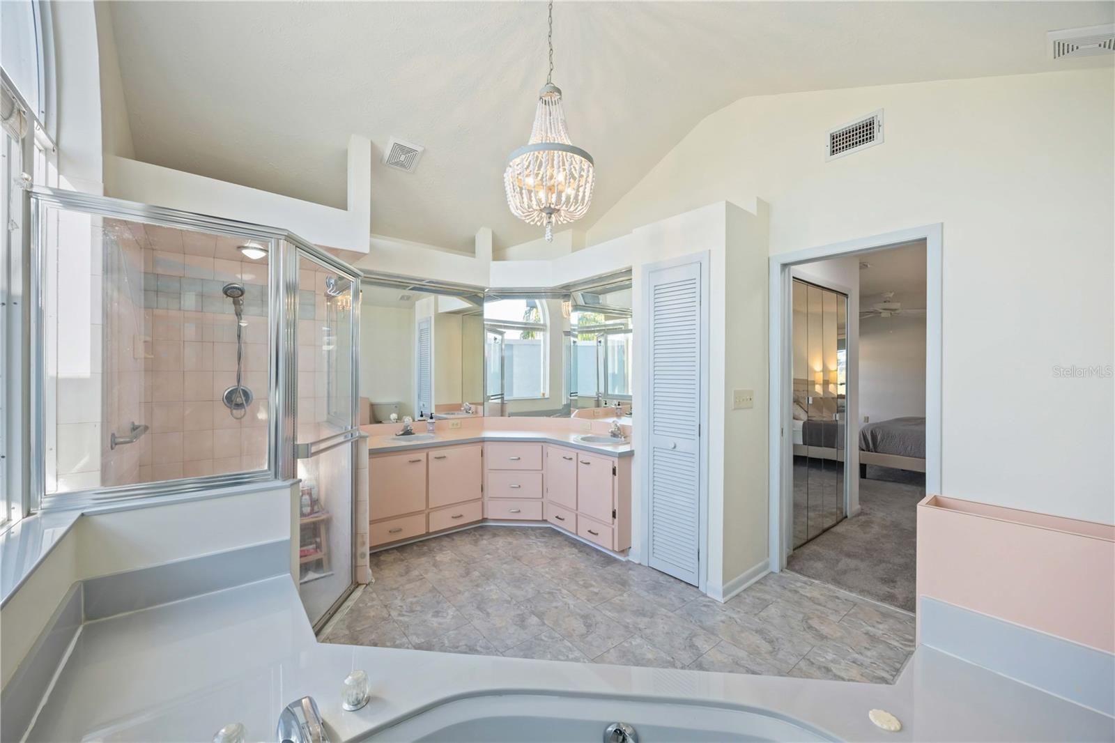 Image 35 of 46 For 2926 Meadowood Lane