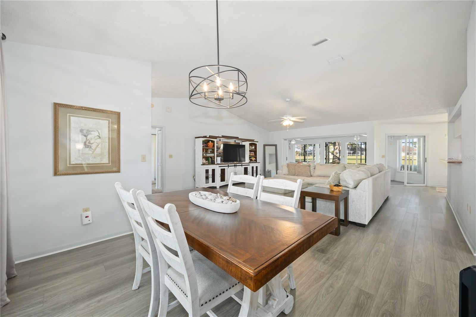 Image 6 of 46 For 2926 Meadowood Lane