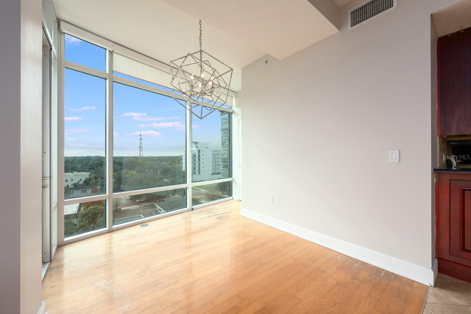 Image 11 of 33 For 101 Eola Drive 710