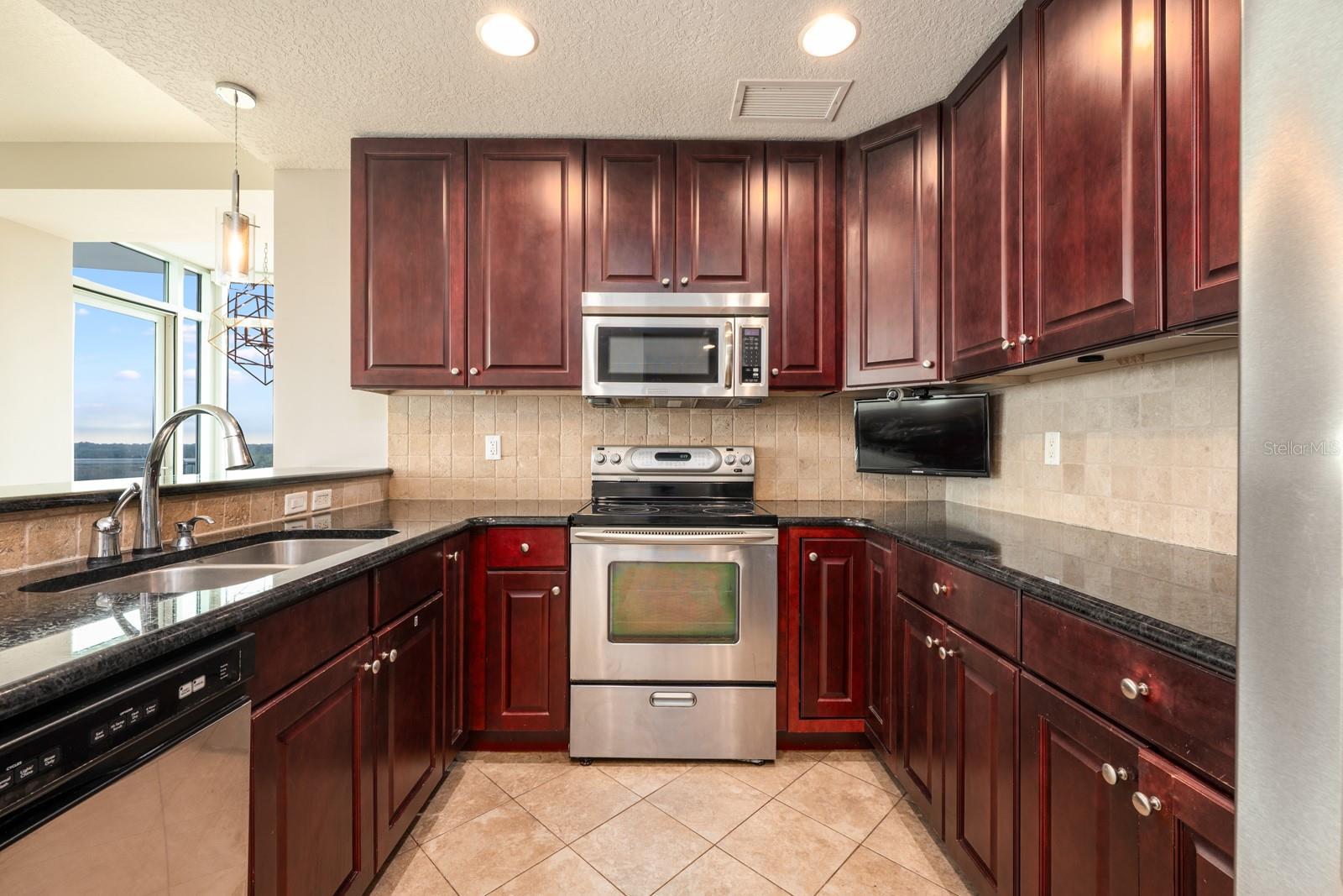 Image 6 of 33 For 101 Eola Drive 710