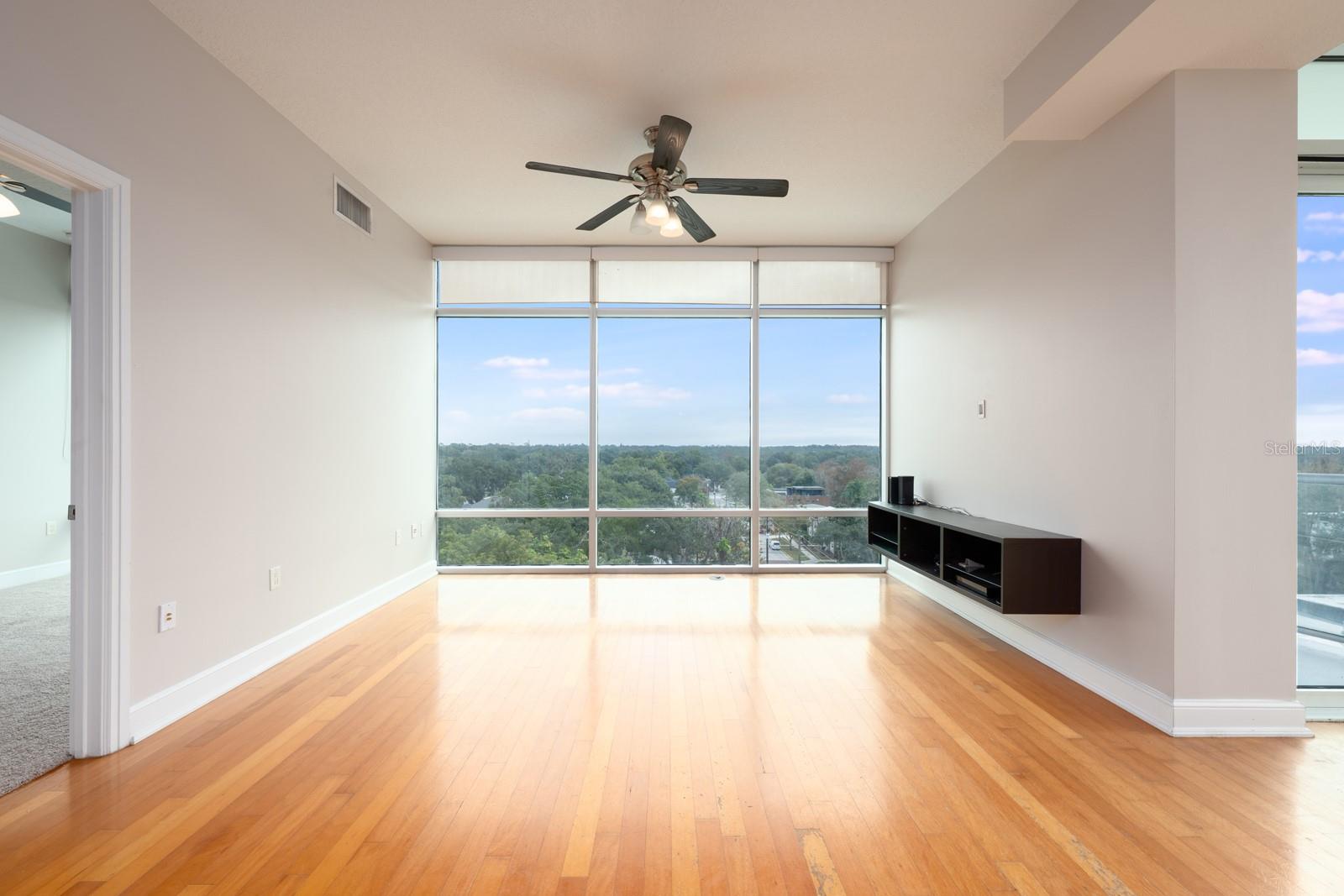 Image 8 of 33 For 101 Eola Drive 710