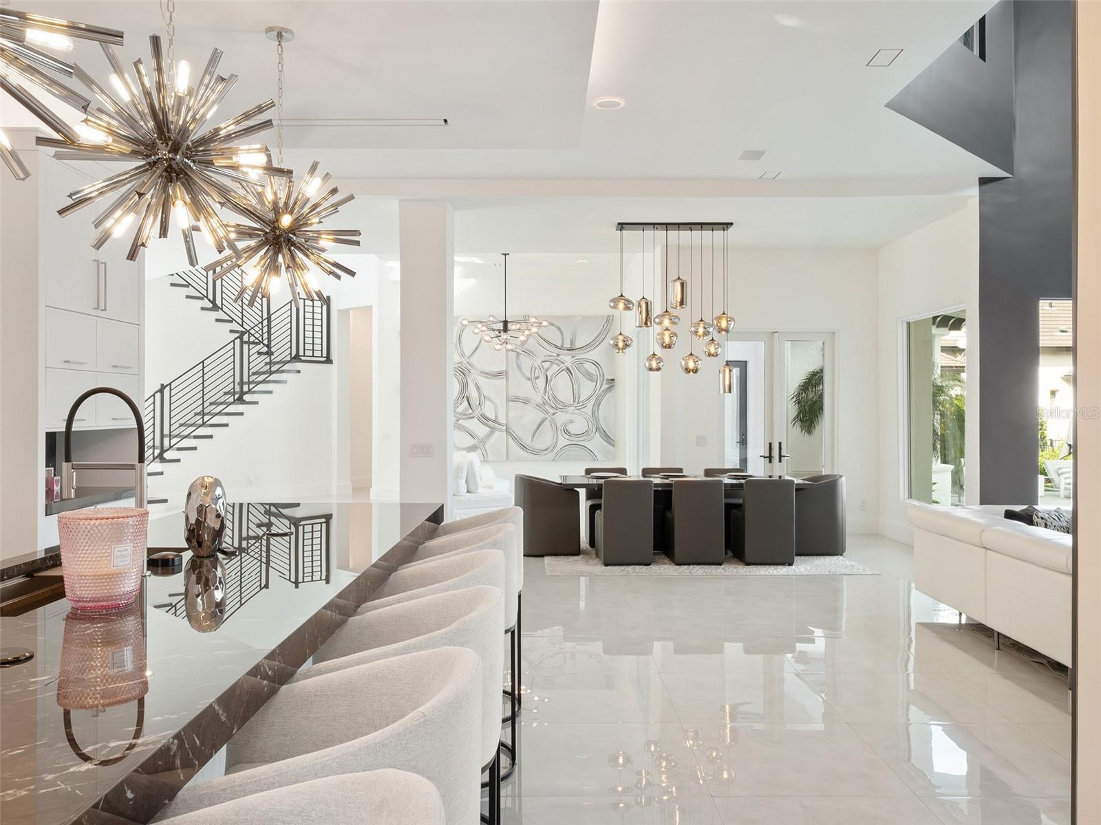 Listing photo id 14 for 6117 Louise Cove Drive