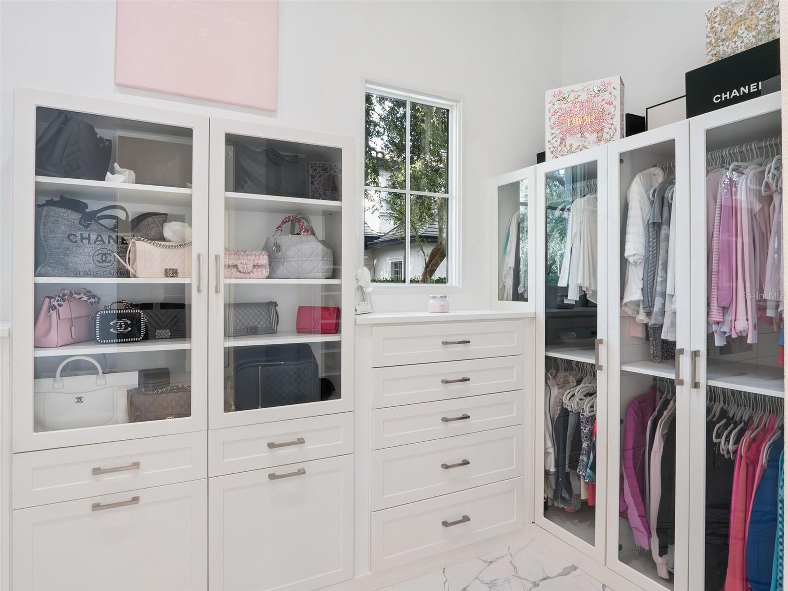 Listing photo id 21 for 6117 Louise Cove Drive