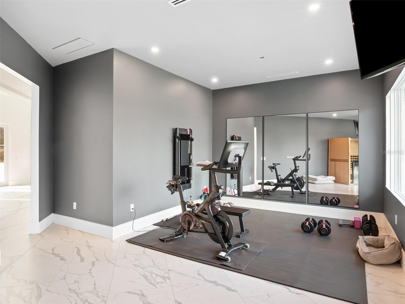 Listing photo id 28 for 6117 Louise Cove Drive