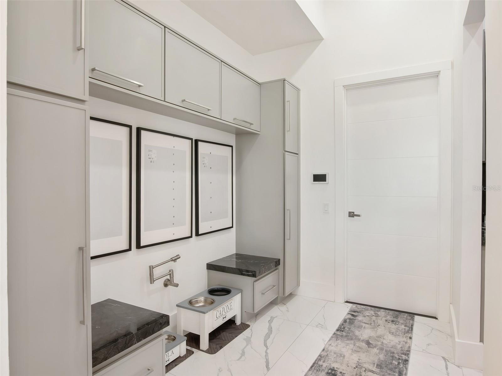 Listing photo id 33 for 6117 Louise Cove Drive