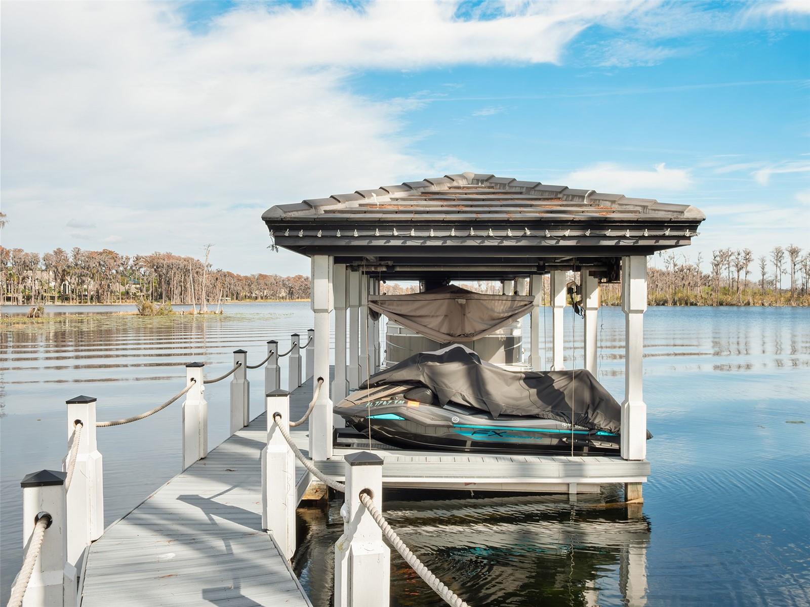 Listing photo id 43 for 6117 Louise Cove Drive