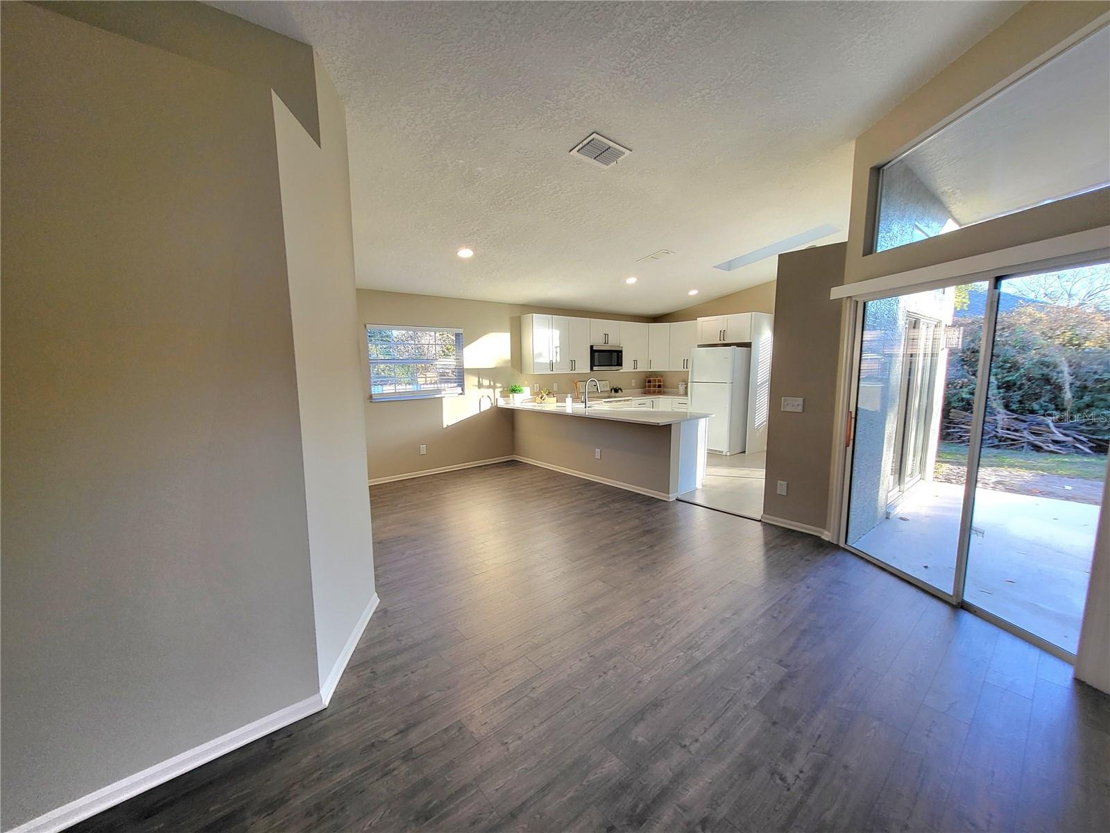 Image 7 of 22 For 3037 Barrymore Court