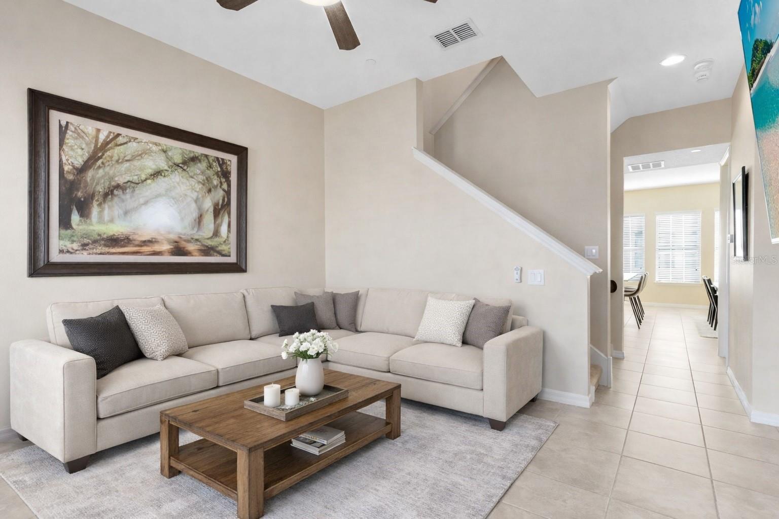 Image 8 of 34 For 204 Queen Palm Court