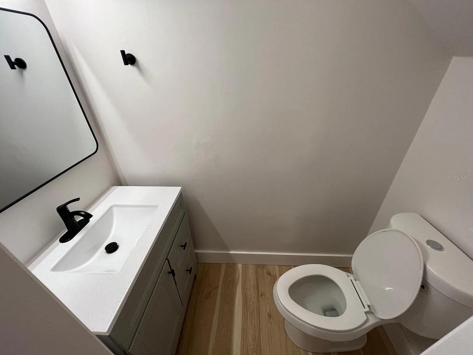 Image 12 of 13 For 200 Saint Andrews Boulevard 1805