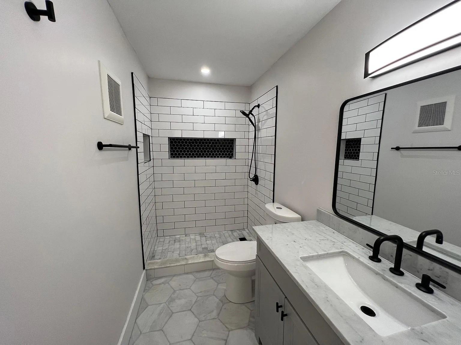 Image 6 of 13 For 200 Saint Andrews Boulevard 1805