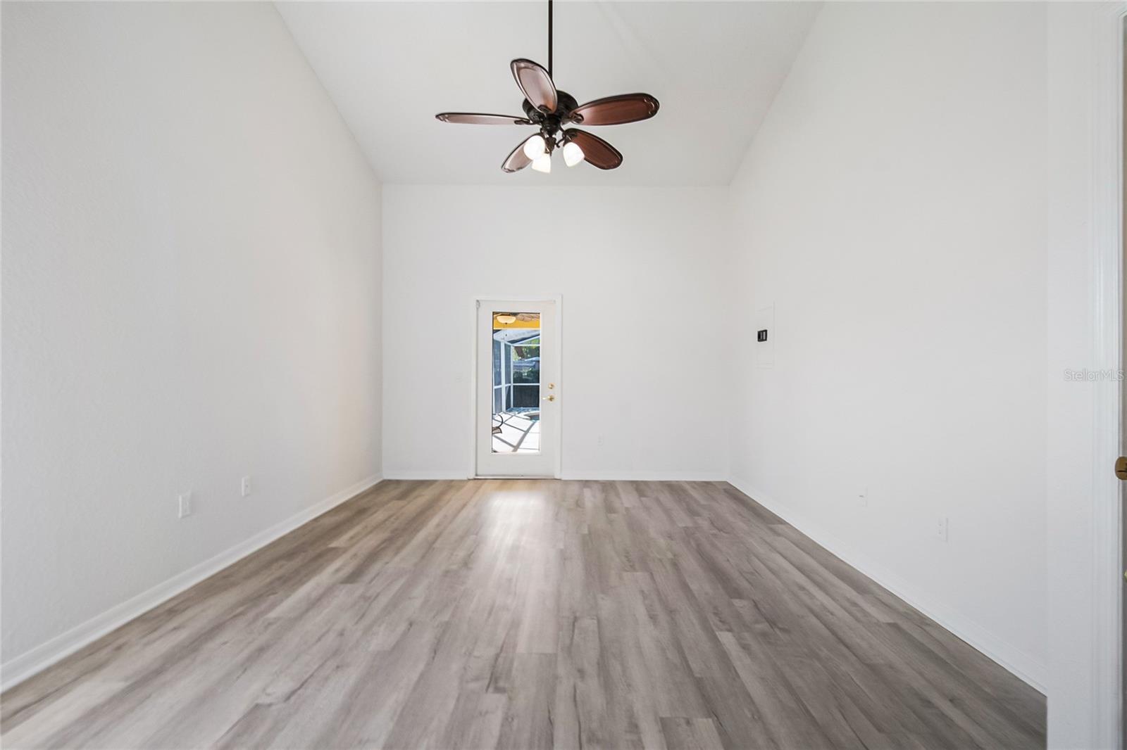 Image 11 of 34 For 7044 Summit Circle