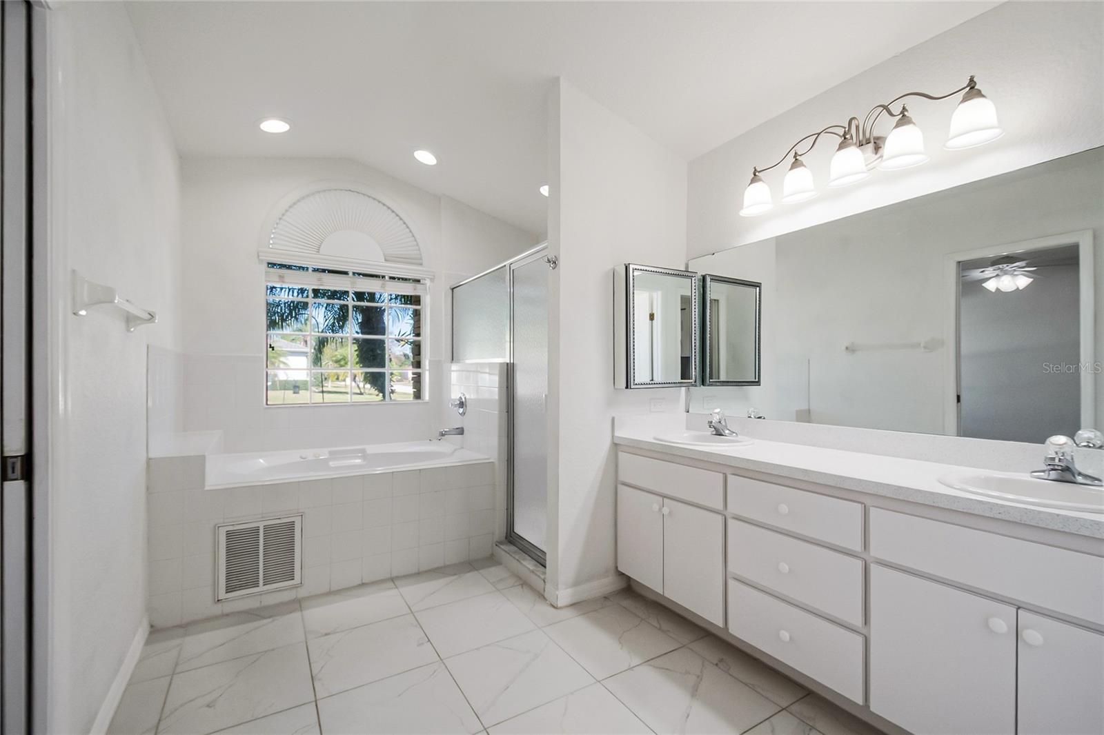 Image 13 of 34 For 7044 Summit Circle