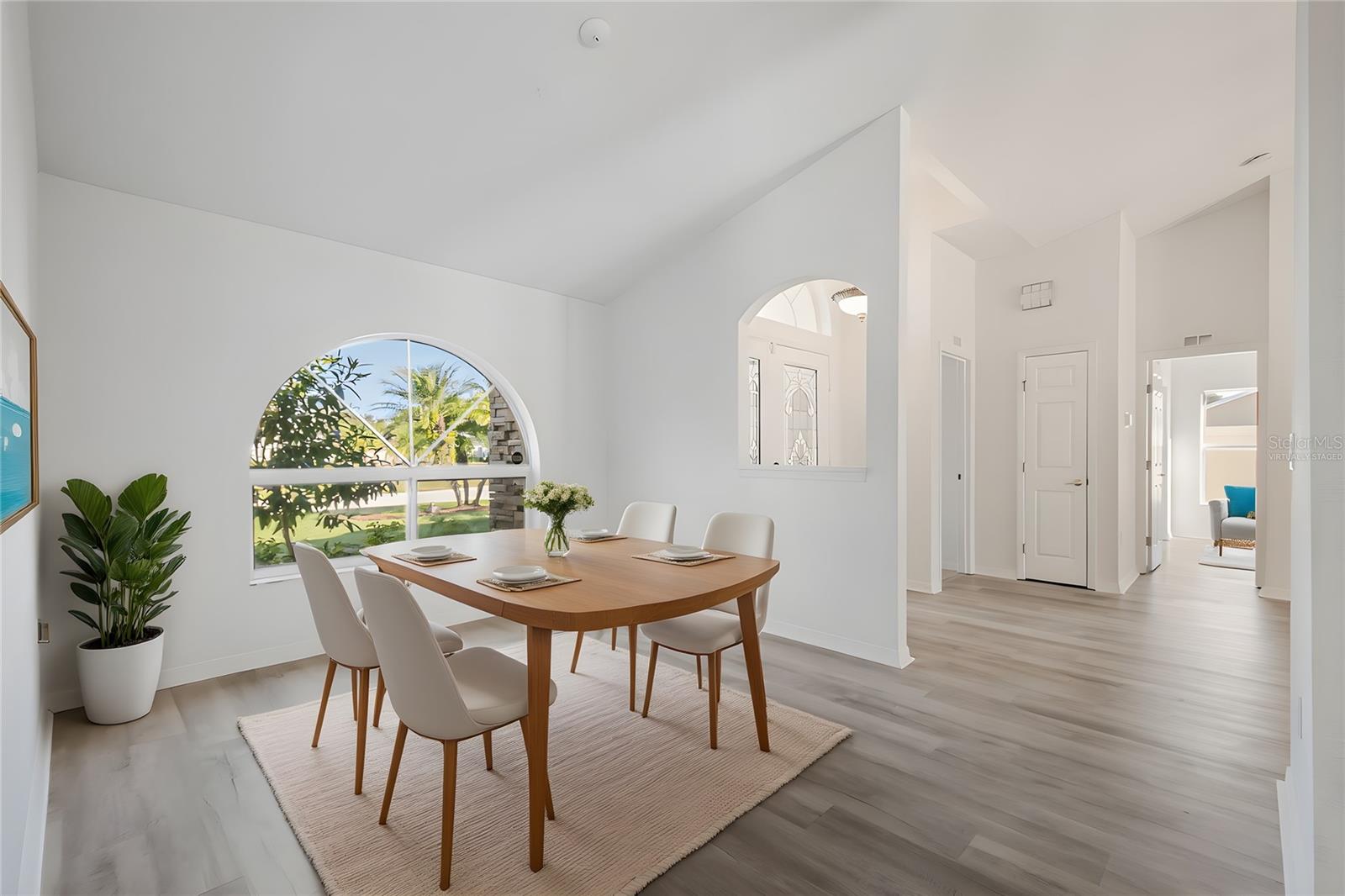 Image 18 of 34 For 7044 Summit Circle