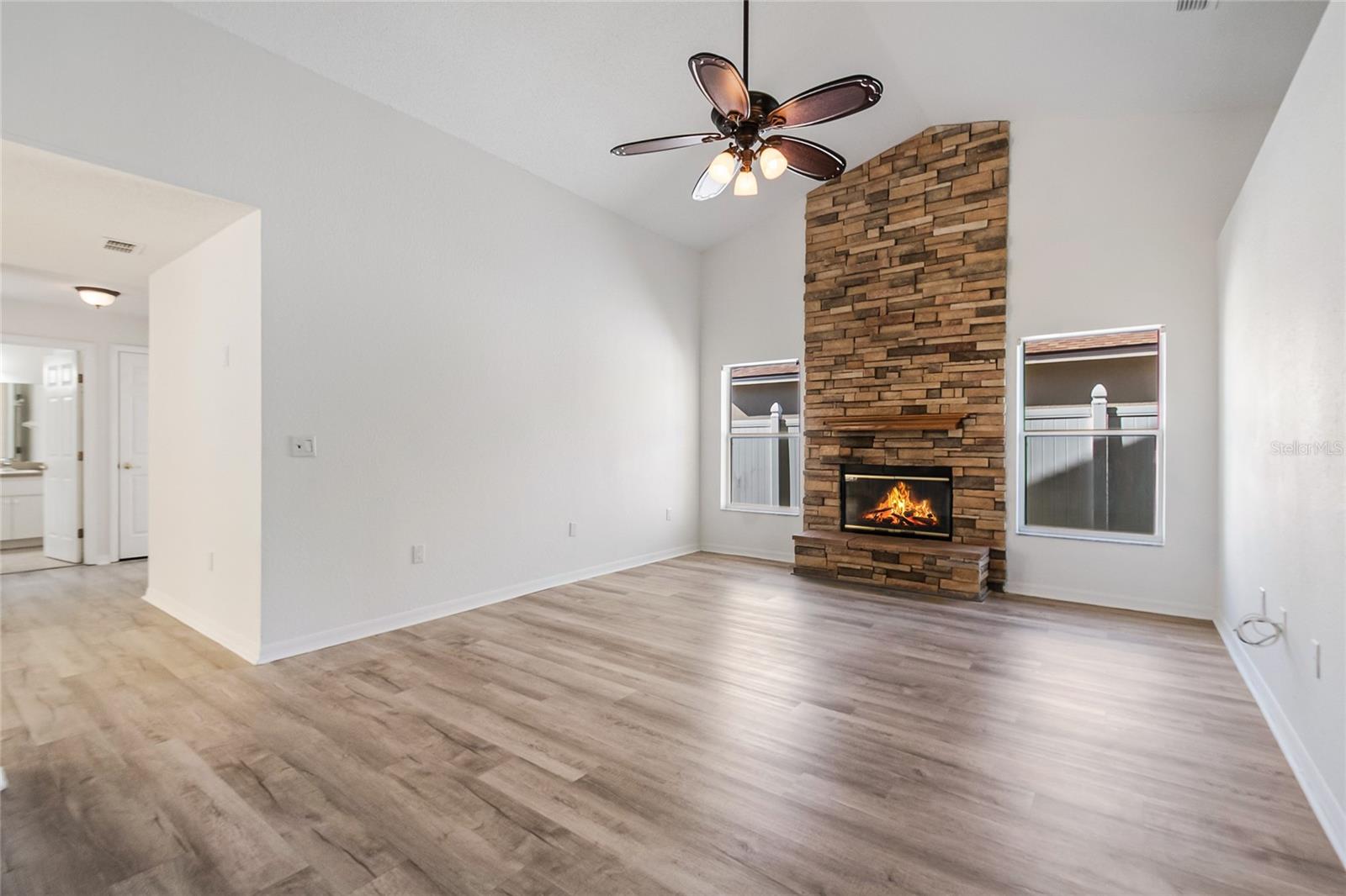 Image 21 of 34 For 7044 Summit Circle