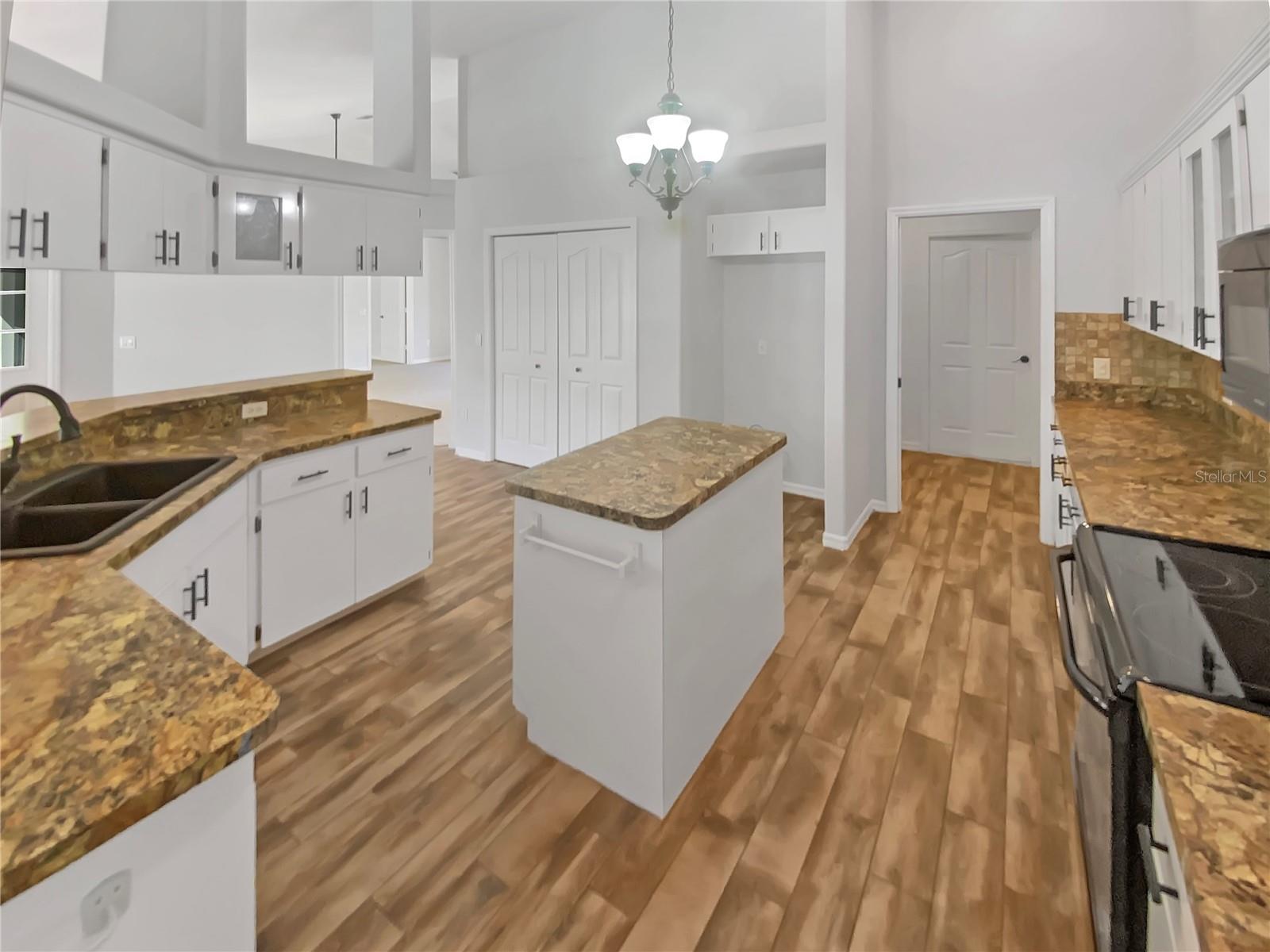 Image 2 of 31 For 3227 Lantana Drive