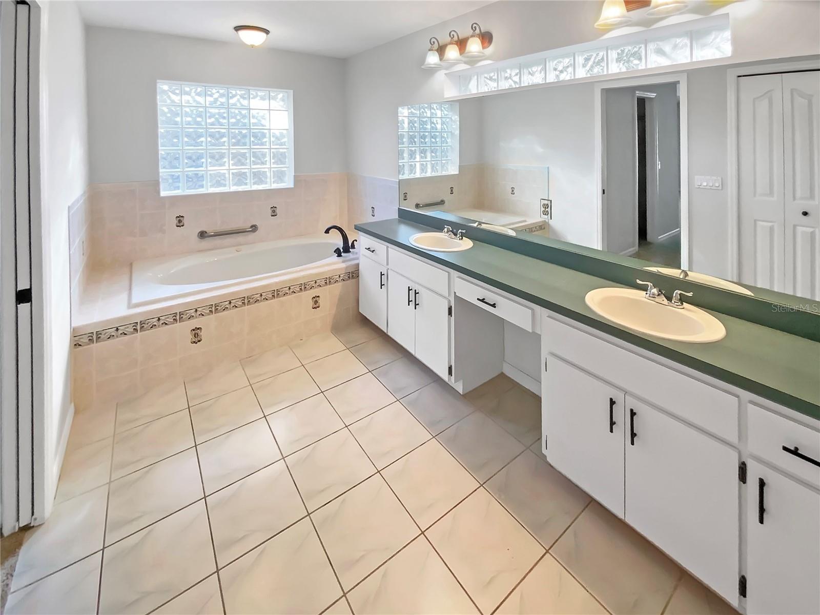 Image 9 of 31 For 3227 Lantana Drive