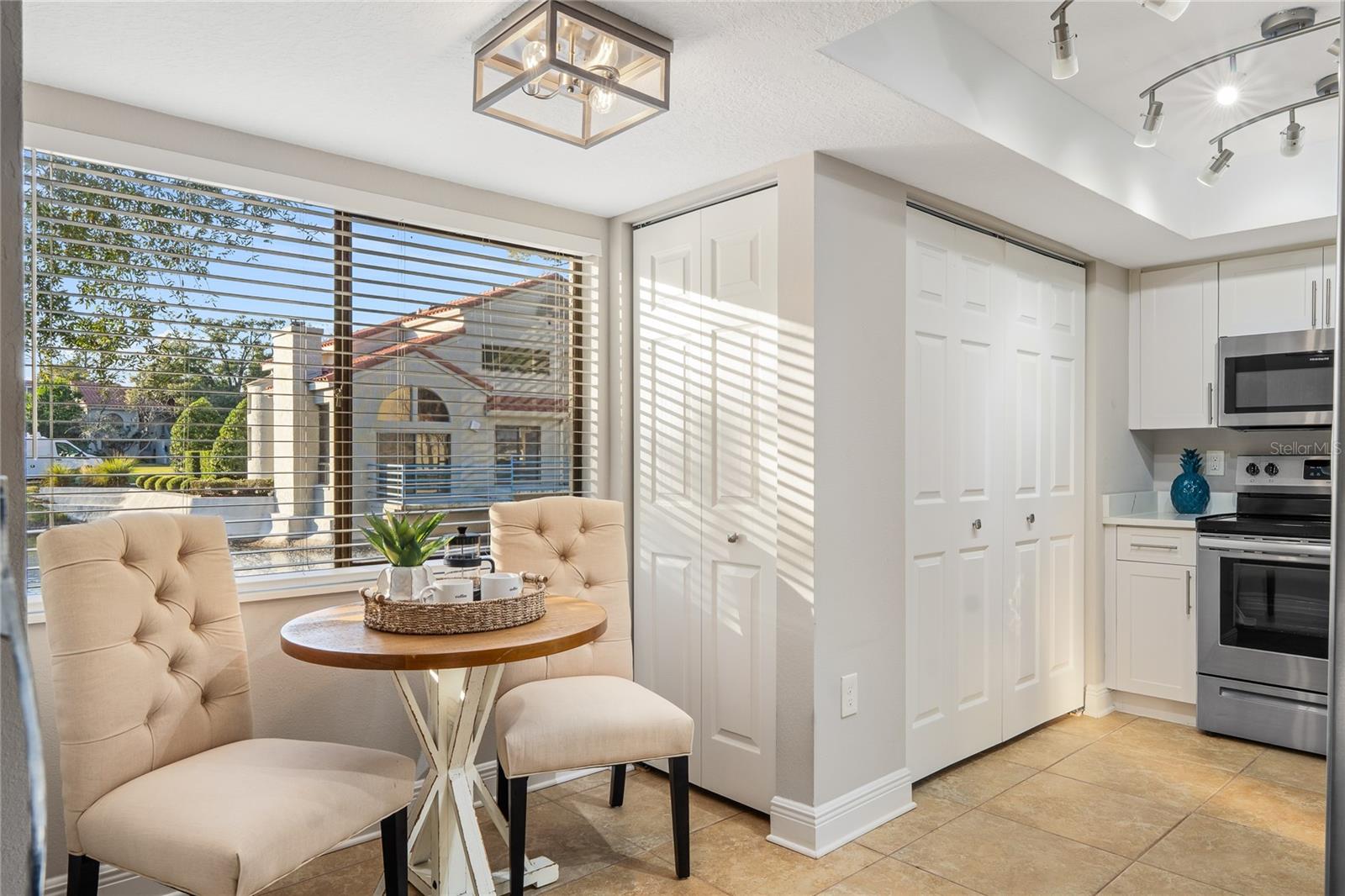 Image 14 of 52 For 1000 Winderley Place 142