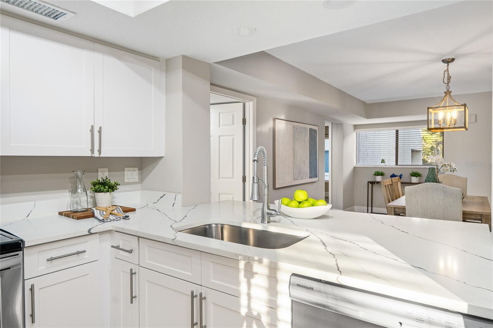 Image 16 of 52 For 1000 Winderley Place 142