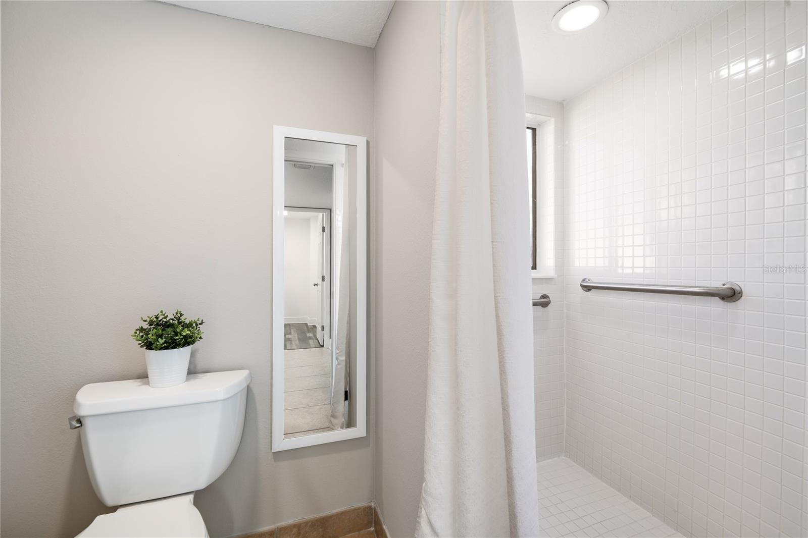 Image 23 of 52 For 1000 Winderley Place 142