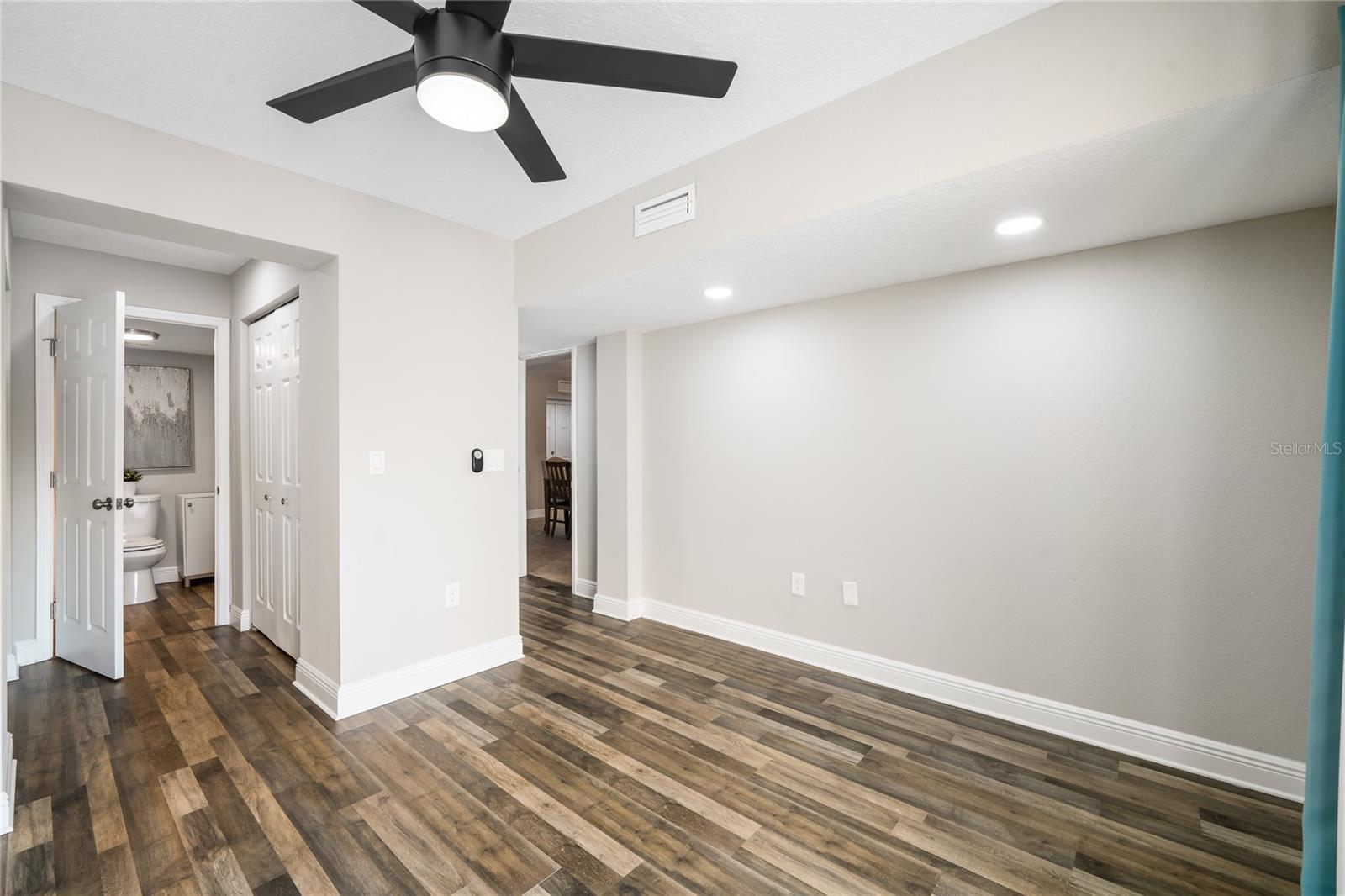 Image 24 of 52 For 1000 Winderley Place 142