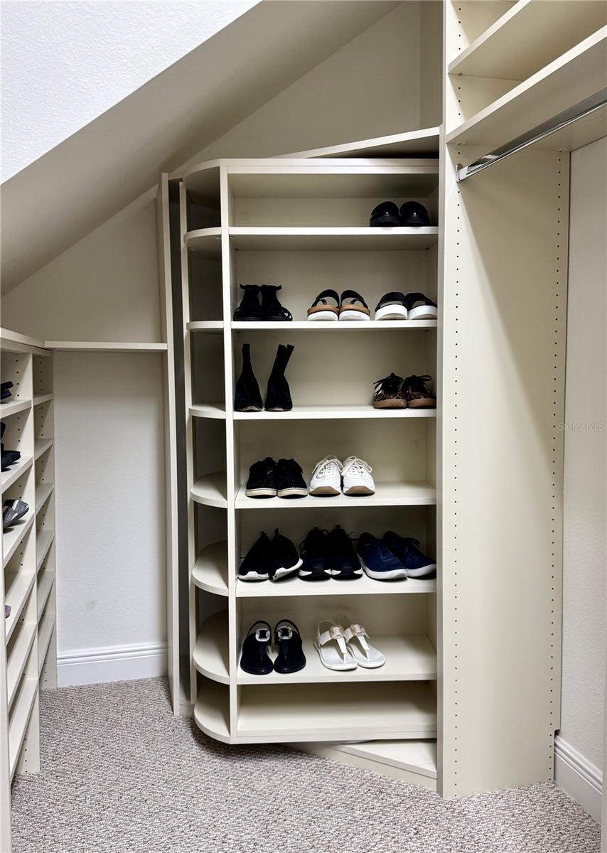 Image 20 of 36 For 416 Blue Birch Court